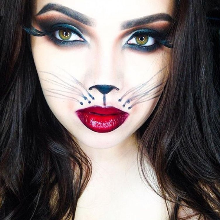 Идеи для жуткого макияжа на Хэллоуин-женщина-кошка